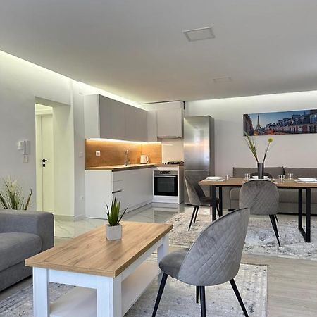 Rozi Apartments Zagreb Buitenkant foto